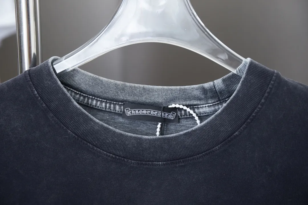 🅿️220 Chrome Hearte 25SS early spring new model, hot diamond short sleeves, light luxury, a must-have item for daily commuting for men and women, correct version, welcome to compare, detailed features · 280 grams of 100% pure cotton double yarn jersey fabric · Special thickened 32 pieces of double-strand 1X1 thread in the same vat · Imported Australian matte pearlescent diamonds. Ready-made garments are dyed and then faded and fried with snowflakes. Then wash to make it look old. General washing improves the effect · Double-needle stitching across seams · Original main mark, washed tag, branded moisture-proof paper packaging Color: black/apricot/grey/military green Size: S/M/L/XL